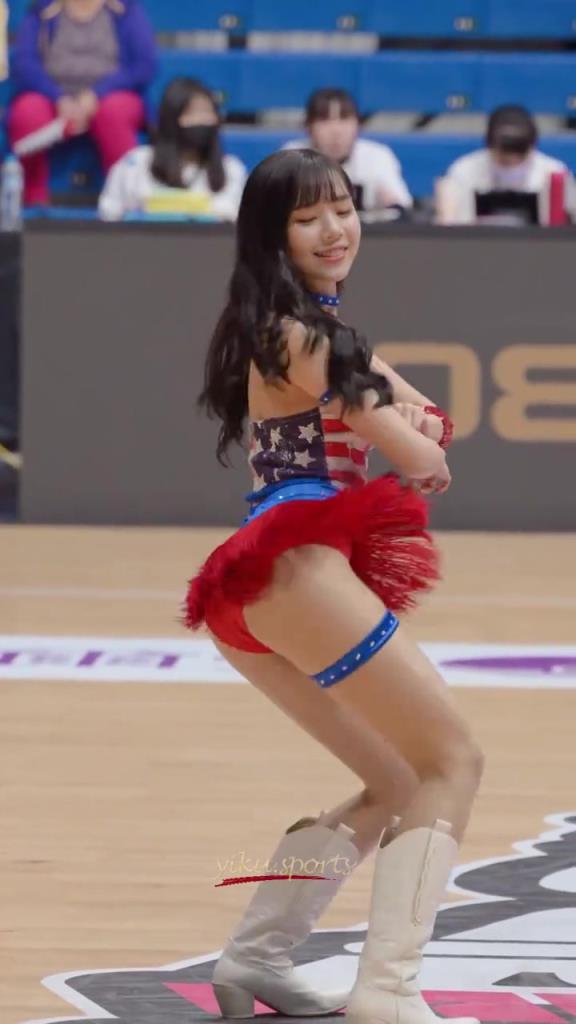 最好的啦啦隊(duì)小姐姐！自信，健康充滿活力！